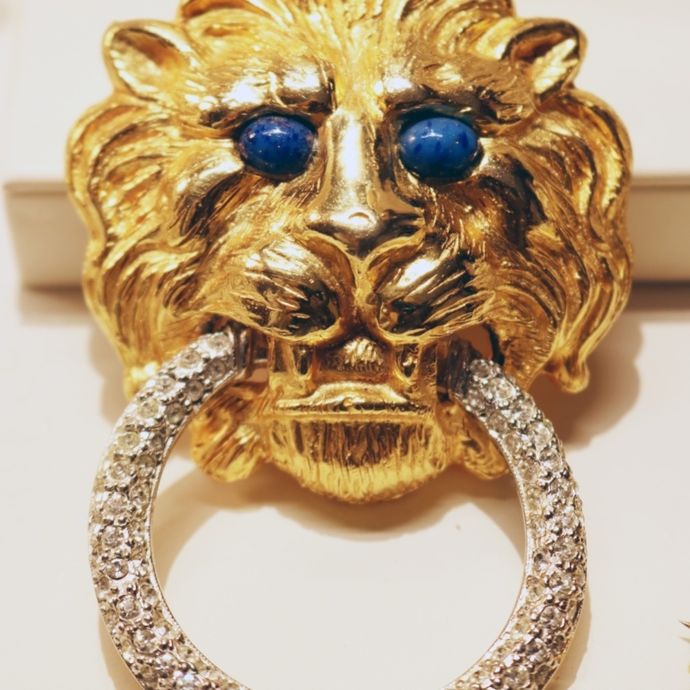RARE! Kenneth Lane Lion's Head Doorknocker Brooch - Picture 9 of 13